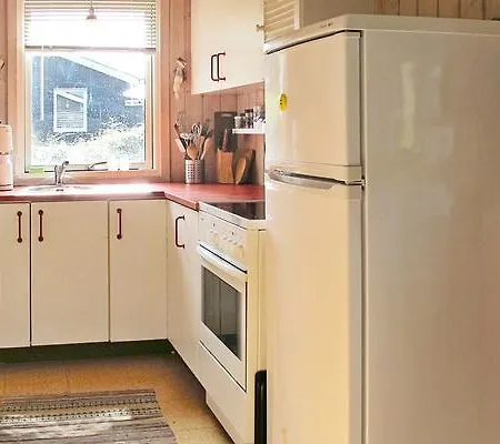 Two-bedroom Holiday In 4