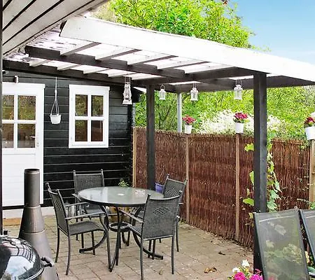 Hébergement de vacances Two-bedroom Holiday In 4 *
